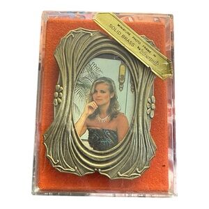 Vintage Intercraft Miniature Oval Photo Frame with Box — “Solid Brass” Design